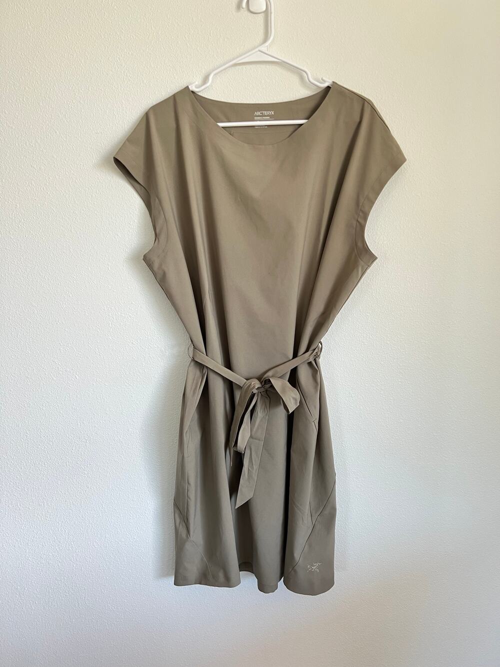 Arc'teryx Lightweight Contenta Dress with Belt Tie Women's Large